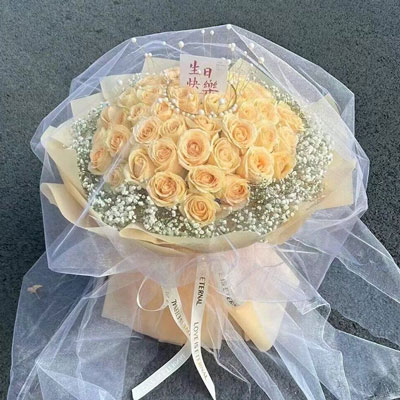 黔西南52朵香槟玫瑰满天星，你就是我的全部